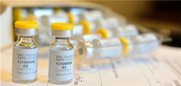 US-Behörden FDA und CDC raten von Johnson & Johnson-Vakzine ab Nicht mehr erste Wahl: FDA und CDC raten Menschen zu Impfungen mit den Präparaten von BioNTech/Pfizer und Moderna statt zur Vakzine von Johnson & Johnson.