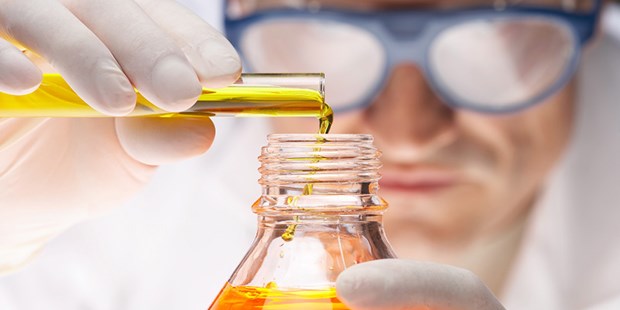Pharmaindustrie drängt in die Versorgung Nicht nur als Mixturenmixer und Pillendreher - so sieht sich die Pharmaindustrie.