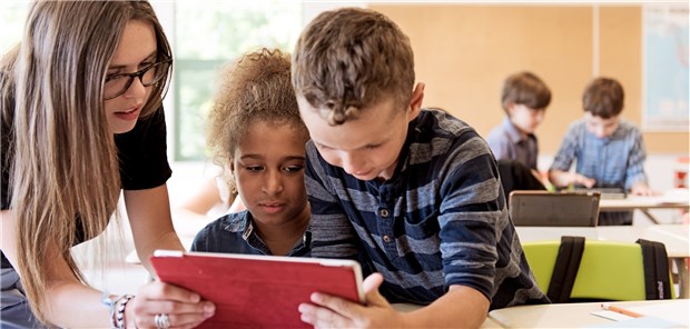 Im Notfall müssen Lehrer Medikamente geben Nicht nur bei der Vermittlung von Lernstoff, auch beim Verabreichen von Medikamenten tragen Lehrer Verantwortung.
