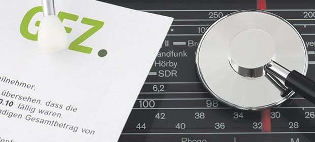 Wenn die GEZ bei Ärzten auf Gerätesuche geht Nicht nur fürs Radio, auch für Internet-PC, Handy und sogar das Navi im Praxiswagen will die GEZ Geld.