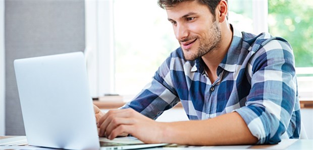 Total digital ist in der Weiterbildung Trumpf Nichts geht mehr ohne PC: Weder beim Lernen in der Weiterbildung, noch bei der Arbeit in Klinik und Praxis.