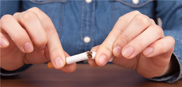 Raucher sorgen jährlich für 100 Milliarden Euro Folgekosten Nikotin-Verzicht könnte die Produktivität in Deutschland deutlich steigern: Davon ist der Gesundheitsökonom Anant Jani überzeugt. (Symbolbild mit Fotomodell)
