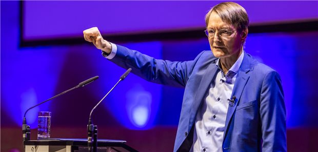 Mit Jetlag nach Essen: Lauterbach und die Suche nach dem roten Faden Eröffnung des 127. Deutschen Ärztetages in der Essener Philharmonie mit Gesundheitsminister Karl Lauterbach.