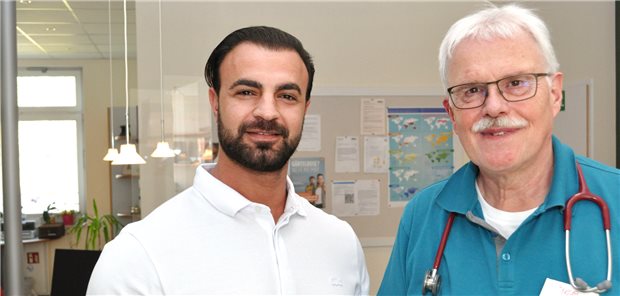 (Noch-)Praxisinhaber Dr. Torsten Diederich aus dem schleswig-holsteinischen Wentorf und sein Nachfolger Rahmi Baycuman (links).