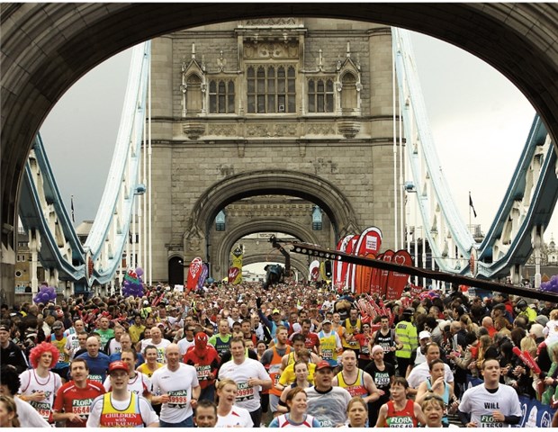 Mit "Run to you" durch die City von London Noch ohne Beschallung: London-Marathon 2008. Beim Halbmarathon Anfang Oktober wird das anders sein,