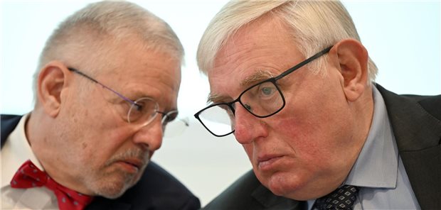 Das Foto zeigt den Vorstandschef der KV Nordrhein, Dr. Frank Bergmann, und NRW-Gesundheitsminister Karl-Josef Laumann (CDU).