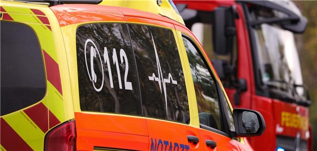 Justizminister Buschmann will Notärzte und Rettungssanitäter besser vor Gewalt schützen Einsatzfahrzeuge auf der Straße