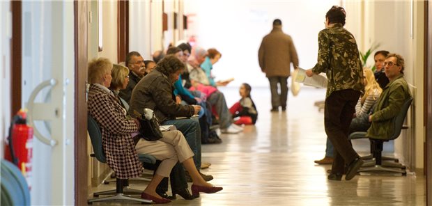 Patientenschützer kritisieren Engpässe bei Bereitschaftsdienst Notaufnahme einer Klinik: Bringt das BSG-Urteil zu Ärztinnen und Ärzten im Bereitschaftsdienst noch mehr Patienten in die Notfall-Ambulanzen in den Krankenhäusern?