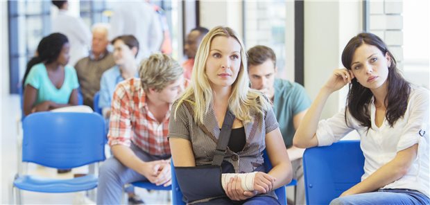 Notaufnahmen in Krankenhäusern sollen von Vertragsärzten unterstützt werden. Das sieht die Notfallreform der Ampel vor.