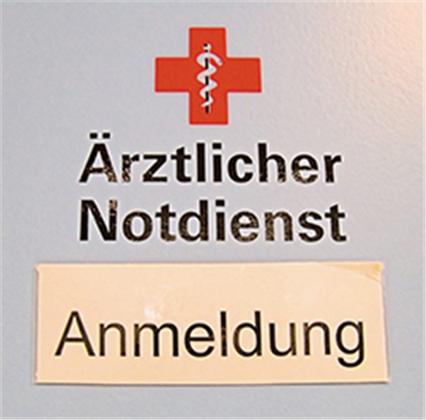 Notdienst: Arzt öffnet Praxistür nicht - und erhält Geldbuße Notdienst bedeutet auch Anwesenheitspflicht für den Arzt. Ist der das nicht, kann ihn das teuer zu stehen kommen.