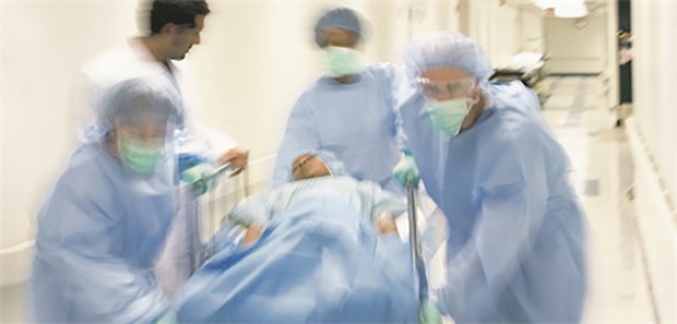 Muss es die Notaufnahme sein? So entscheiden Patienten Notfall im Krankenhaus: Doch auch bei weniger schwerwiegenden gesundheitlichen Problemen kommen Patienten oft in die Notaufnahme. Das will die Selbstverwaltung ändern.