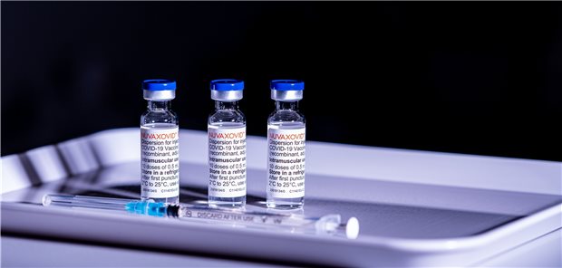 Vier Bundesländer starten mit Novavax-Impfungen Nun kommt der Corona-Impfstoff Nuvaxovid des Pharmaunternehmens Novavax in die Impfzentren. In einigen Ländern werden auch Arztpraxen beliefert.