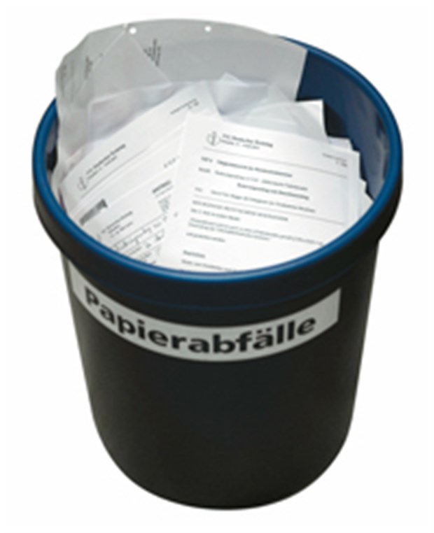 Händeschütteln verbieten? Das will der Ärztetag nicht! Nur Papierabfälle? Nein, beim Ärztetag in Dresden gab es wesentlich mehr Impressionen. © Lösel