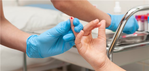 Nur ein Blutstropfen reicht aus, um ein Kind auf ein mögliches symptomloses Frühstadium von Typ-1-Diabetes zu screenen.