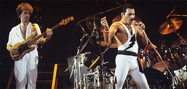 Das Vermächtnis des Freddie Mercury Nur einen Tag nach seinem öffentlichen Aids-Geständnis starb Freddie Mercury (r).
