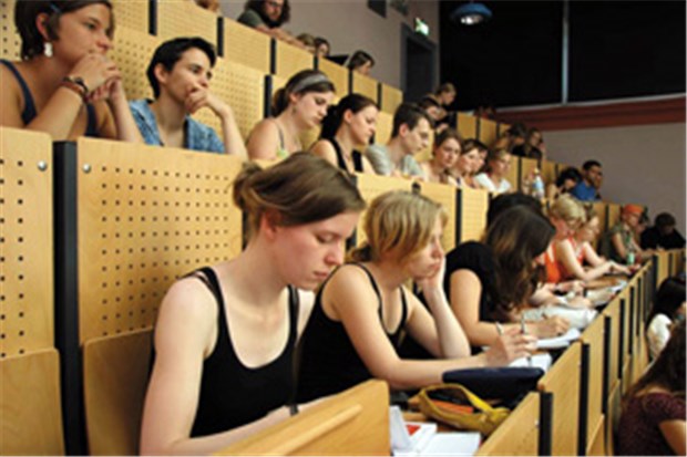 Viele Studenten kritisieren Qualität des Medizinstudiums Nur gut die Hälfte aller Medizinstudenten bewertet die Attrativität des Arztberufes gut. © Uni Greifswald