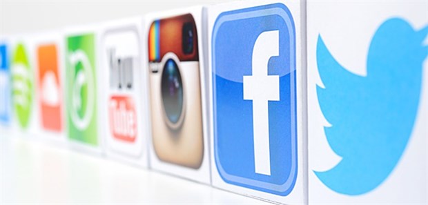 Eltern fehlt das Feingefühl für digitale Rechte Nur knapp über die Hälfte der Eltern informiert sich vorab über Privatsphäre und Persönlichkeitsrechte ihrer Kinder im Zusammenhang mit sozialen Medien.