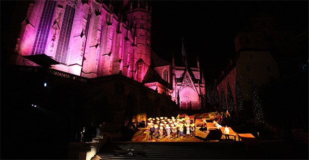 "Der Messias" auf den Domstufen Nur noch an diesem Wochenende können Freunde von Händels "Messias" auf den Genuss kommen - am Erfurter Dom.