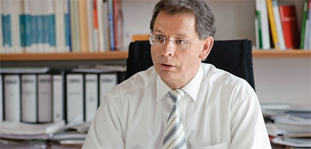 'Unsere Verträge sind clean, soweit ich sie überblicke' Nur noch bis zum Jahresende im Amt: DAK-Chef Herbert Rebscher.