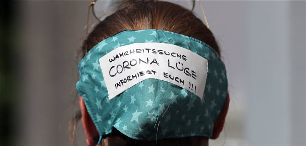 Corona-Masken-Attest: Spiel mit dem Feuer Nur unzufrieden oder schon Verschwörungstheoretiker? Man sieht es den Leuten nicht an.