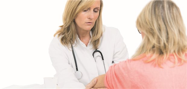 Erster bundesweiter Rheumavertrag wird gekündigt Nur wenige Rheumatologen haben den Spectrum-Vertrag genutzt. Ziel war, das Rheumakranke schneller in den Praxen behandelt werden. (Symbolbild mit Fotomodellen)