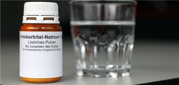 Bundesverfassungsgericht bekräftigt Sterbehilfe-Urteil „Nur zuhanden des Arztes“ – Natrium-Pentobarbital.