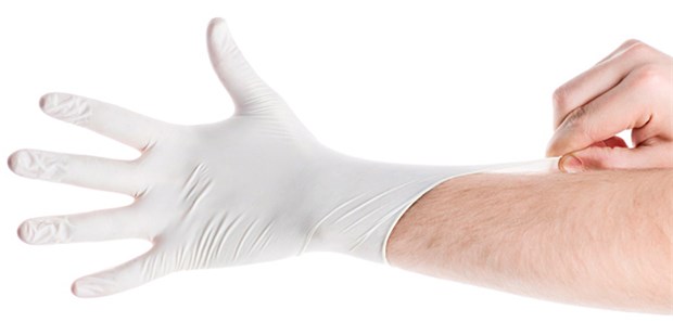 Wie sehr schaden Gummihandschuhe der Haut? Ob das ständige Tragen von Gummihandschuhen der Haut an den Händen dauerhaft schadet, haben deutsche Forscher jetzt untersucht.