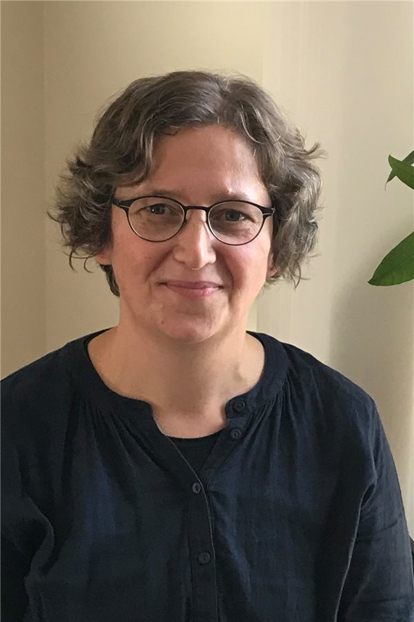 Für Mütter in Not: Psychiatrische Hilfe im Wochenbett Oberärztin Dr. Britta Janßen, Psychiaterin und Psychotherapeutin am Vivantes-Klinik für Psychatrie Berlin Kaulsdorf, unterstützt Mütter mit Wochenbettdepresssionen und anderen psychischen Erkrankungen.