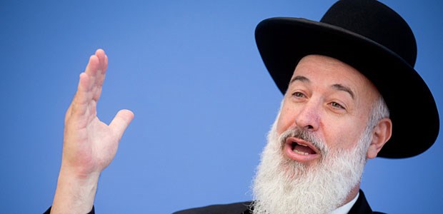Oberrabbiner will Beschneider medizinisch schulen lassen Oberrabbiner Yona Metzger wandte sich am 21. August gegen jede jedwede Anästhesie bei der Beschneidung.