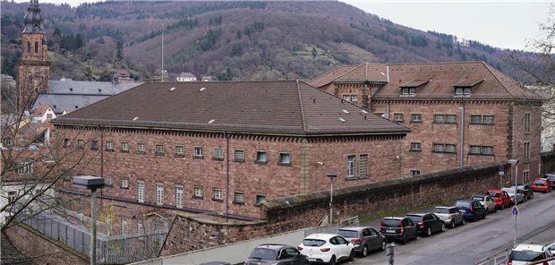 Baden-Württemberg: Hoffnung auf Entspannung im überfüllten Maßregelvollzug Obwohl im Sommer in Heidelberg die Entziehungsanstalt Fauler Pelz in Betrieb genommen wurde, ist die Zahl der Therapieplätze in Baden-Württemberg noch nicht ausreichend.