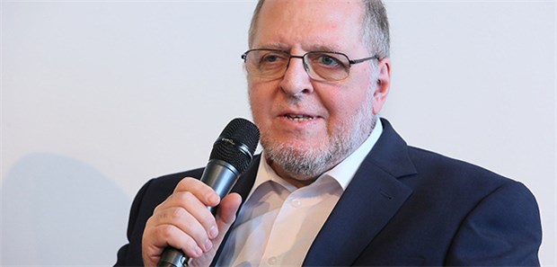 Öffnet die verkrusteten Strukturen für intelligente Netzwerke!, fordert Franz Knieps, Vorstand des BKK-Dachverbands.