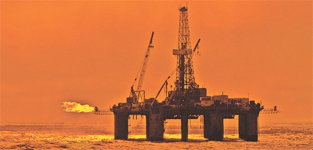 Zünden Öl und Euro jetzt den Turbo? Ölbohrinsel im Meer: Neue Fördertechnologien drücken auf die Preise für das schwarze Gold.