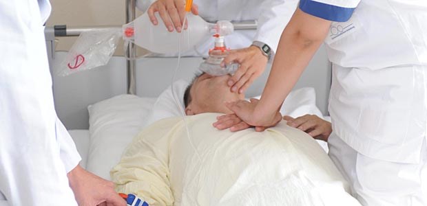 Länger leben nach der Reanimation Offenbar keine Patientenverfügung.