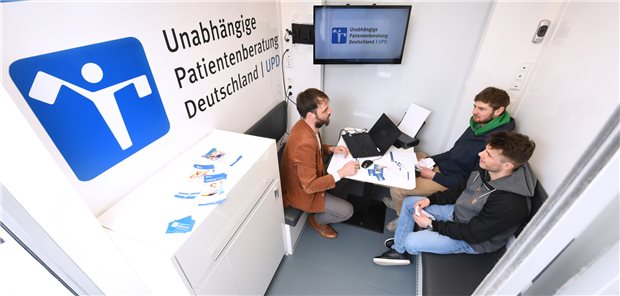 Patientenvertreter drohen mit Ausstieg aus Lauterbachs UPD-Neustart Offene Zukunft. Die geplanten Strukturen der neuen Unabhängigen Patientenberatung sind umstritten.