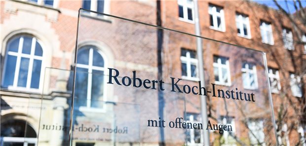 Offene Zukunft für das Robert-Koch-Institut in Berlin. GesundheitsministerKarl Lauterbach will erstens ein neues Präventionsinstitut gründen undzweitens den Aufgabenumfang des RKI beschneiden.