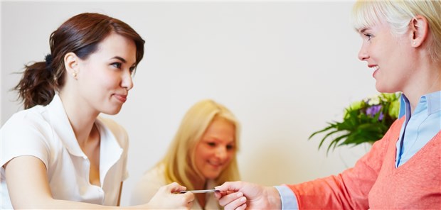 Ohne Praxispersonal geht nichts, aber Brandenburger Ärzte befürchten Mitarbeitermangel.