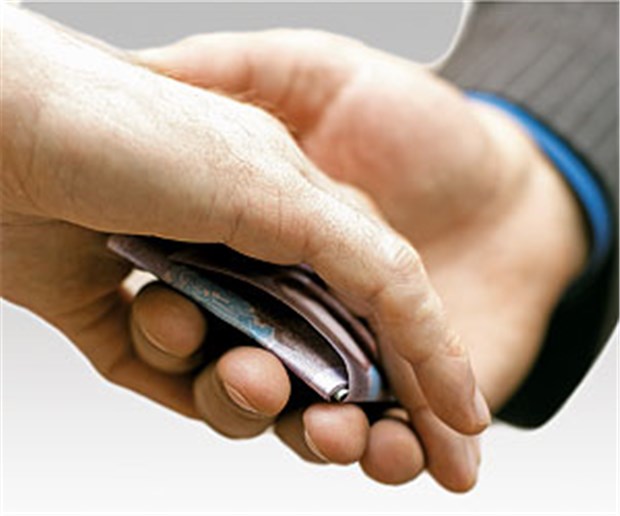 Ohne Verträge soll kein Geld an Zuweiser fließen Ohne Vertrag und unter der Hand geht nichts.