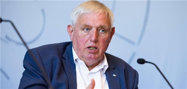 Laumann: Selbstverwaltung und Politik müssen sich bewegen Ohne osteuropäische Pflegekräfte wäre das System schon längst am Ende: Gesundheitsminister von Nordrhein-Westfalen (CDU). (Archivbild)
