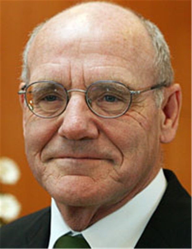 Versicherung: Ombudsmann immer siegreicher Ombudsmann Günter Hirsch - von der Branche akzeptiert.