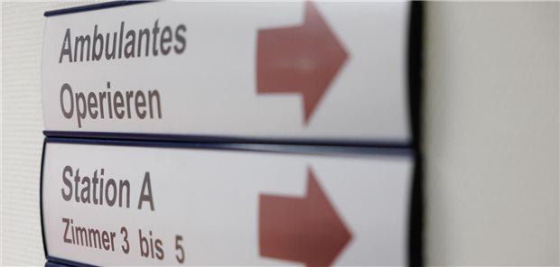 Operieren muss nicht zwingend einen stationären Aufenthalt bedingen. Die AWMF setzt die sektorenübergreifende Versorgung auf die Tagesordnung.
