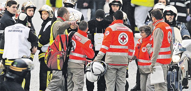 Ärzte mit Grenzen Orientierung unmittelbar nach dem Terroranschlag: Medizinische Hilfskräfte müssen schnell und effizient reagieren.