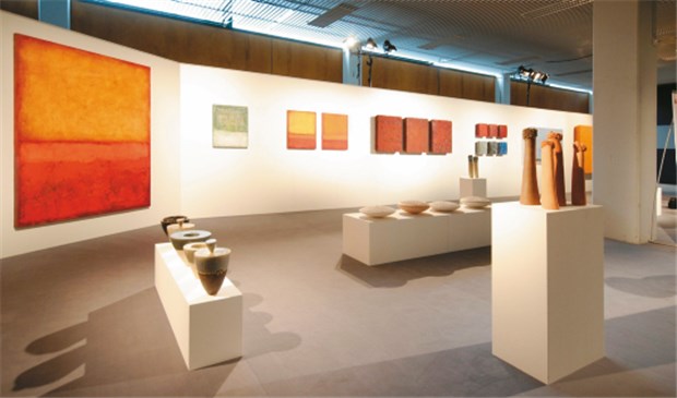 Kunst in der Oase - Formen, Farben, Assoziationen Ort der Ruhe, eine Chance zur Regeneration in den Messehallen: die Kunstoase.