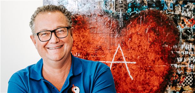 PBV-Geschäftsführer Dr. Thomas Ems in seiner Hausarztpraxis bei Köln: „Wir kommen immer noch sehr gut zurecht.“

