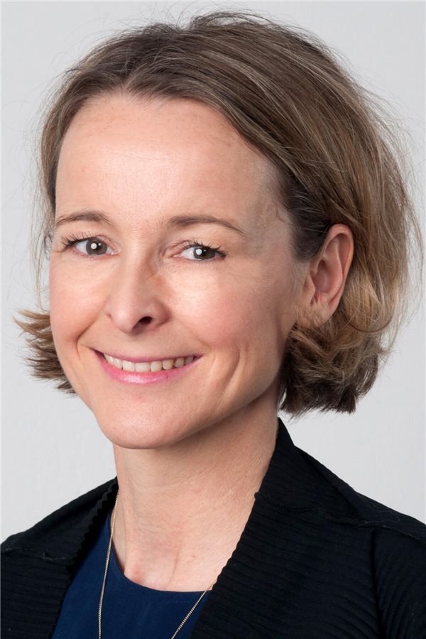 Krebstherapie: Welche Vorteile die Versorgung in spezialisierten Zentren hat PD Dr. Simone Wesselmann ist Fachärztin für Frauenheilkunde und Geburtshilfe. Sie hat einen Master in Business Administration und leitet seit 2008 die Abteilung Zertifizierung der Deutschen Krebsgesellschaft (DKG).
