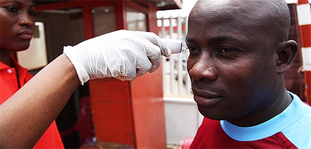 Jetzt ist der Zeitpunkt für Arzneitests gegen Ebola! PEI-Präsident Cichutek befürwortet alle Versuche, die dazu dienen, schwerwiegende Infektionskrankheiten wie Ebola vorzubeugen.