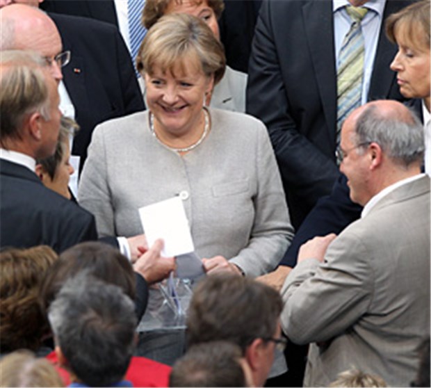 PID-Befürworter überzeugten die Unentschlossenen PID-Gegnerin Angela Merkel (CDU) gibt ihre Stimme ab.