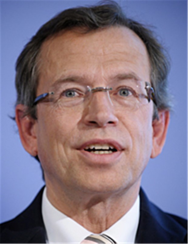 PKV wächst gegen den Mainstream PKV-Direktor Leienbach: Privat kostet mehr.