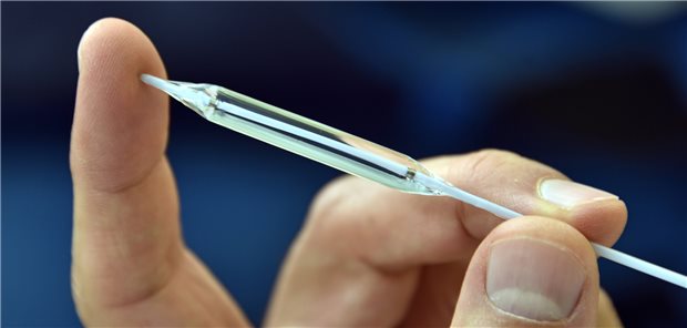 Paclitaxel-beschichteter Ballonkatheter zur Therapie bei Gefäßverschlüssen: Die Ballontherapie ist eine Alternative zur Stentbehandlung in häufig restenosierenden Gefäßen.
