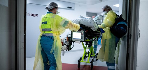 Marburger Bund klagt gegen umstrittene Triage-Regelung Blick in die Notfallstation.