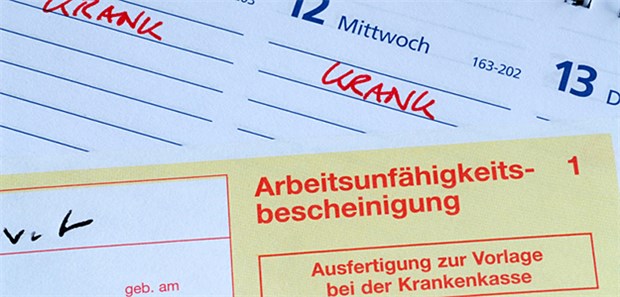 Papierform der AU: Die KBV würde sich gerne davon verabschieden, um doppelten Arbeitsaufwand durch die Vorgaben zur eAU zu verhindern.